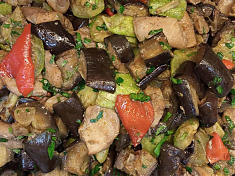 Индейка запеченная с овощами