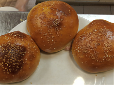 Плюшка с ветчиной и сыром