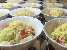 Цезарь с курицей