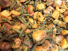 Жаркое из курицы с картошкой