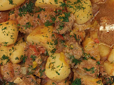 Жаркое из свиных ребрышек с картофелем